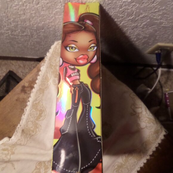 BRATZ SASHA NEW 2023 Sealed - Picture 6 of 8